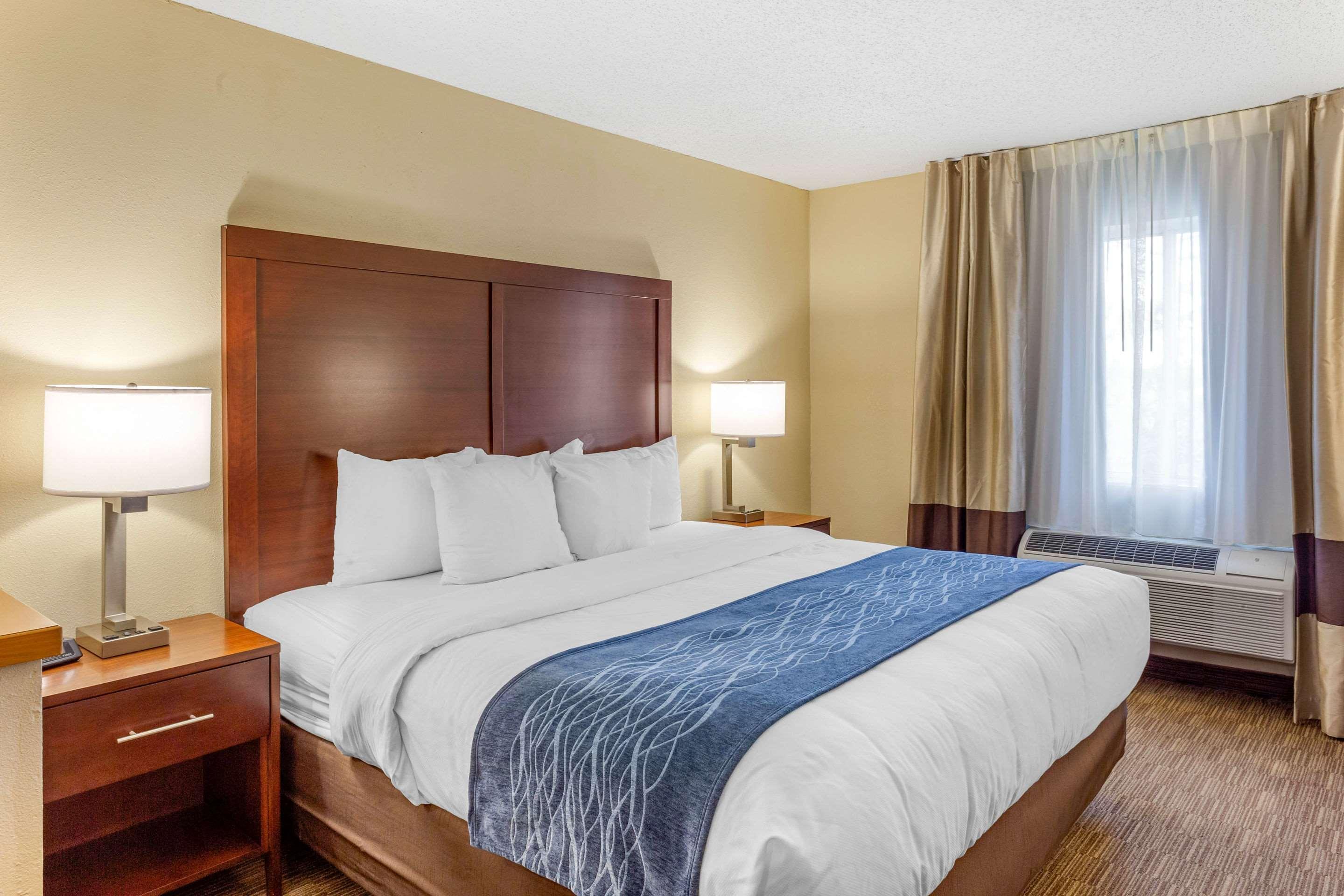 Comfort Inn Rockford Near Casino District Eksteriør billede