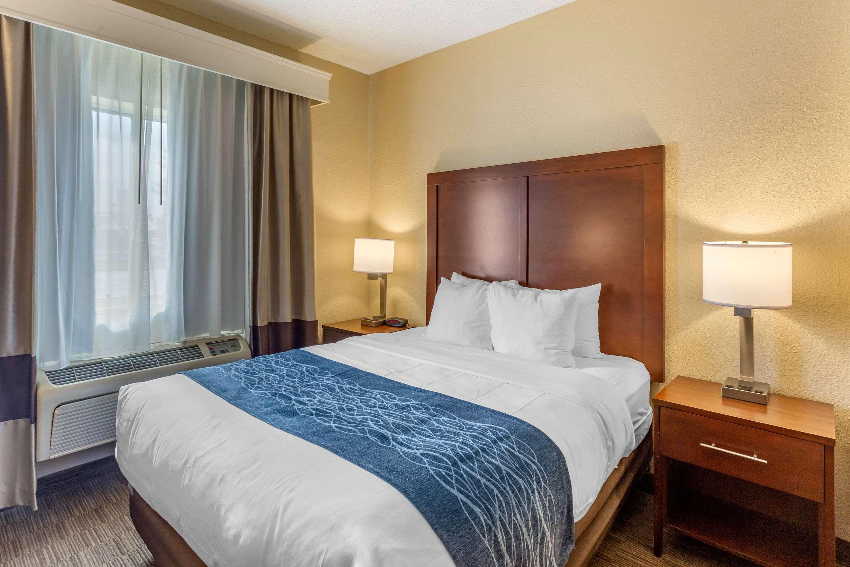 Comfort Inn Rockford Near Casino District Eksteriør billede