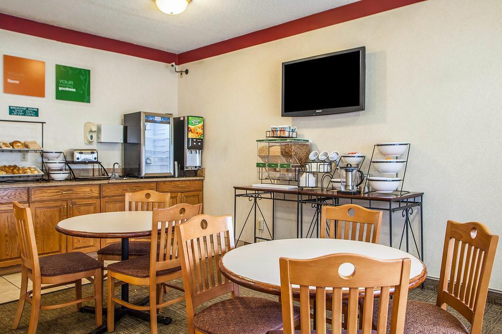 Comfort Inn Rockford Near Casino District Eksteriør billede